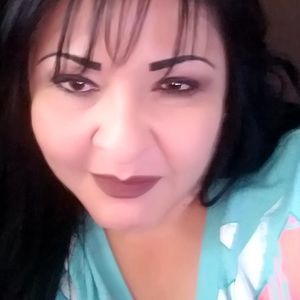 Meet your Posher, Alma